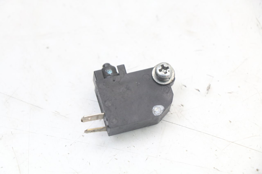 photo de INTERRUPTOR DE LUZ DE FREIO ESQUERDO SUZUKI BURGMAN 125 (2018 - 2021) - Vista principal