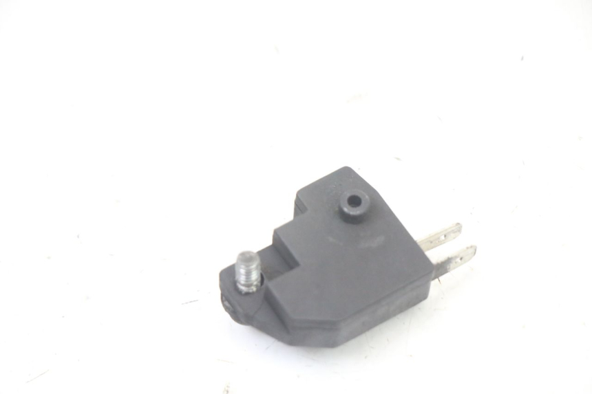 photo de INTERRUPTOR DE LUZ DE FREIO ESQUERDO SUZUKI BURGMAN 125 (2015 - 2017) - Zoom do estado de desgaste