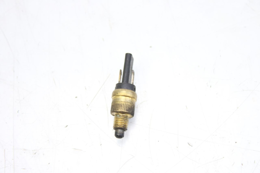 photo de INTERRUPTOR DE LUZ DE FREIO ESQUERDO PEUGEOT SV 125 (1991 - 1994) - Zoom do estado de desgaste