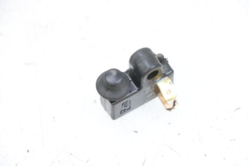 photo de INTERRUPTOR DE LUZ DE FREIO ESQUERDO YAMAHA TRICITY 300 (2020 - 2024) - Detalhe da peça