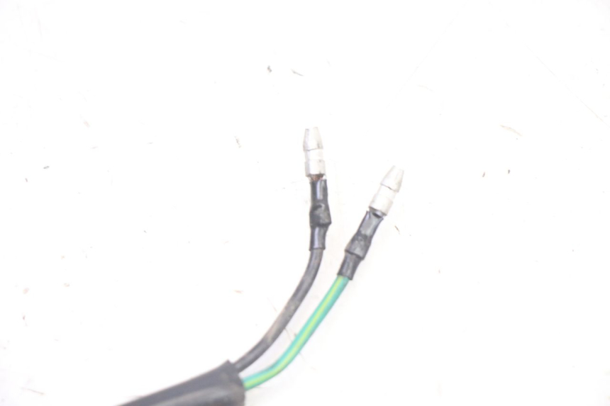 photo de INTERRUPTOR DE LUZ DE FREIO ESQUERDO PEUGEOT TWEET 4T 50 (2014 - 2019) - Zoom do estado de desgaste