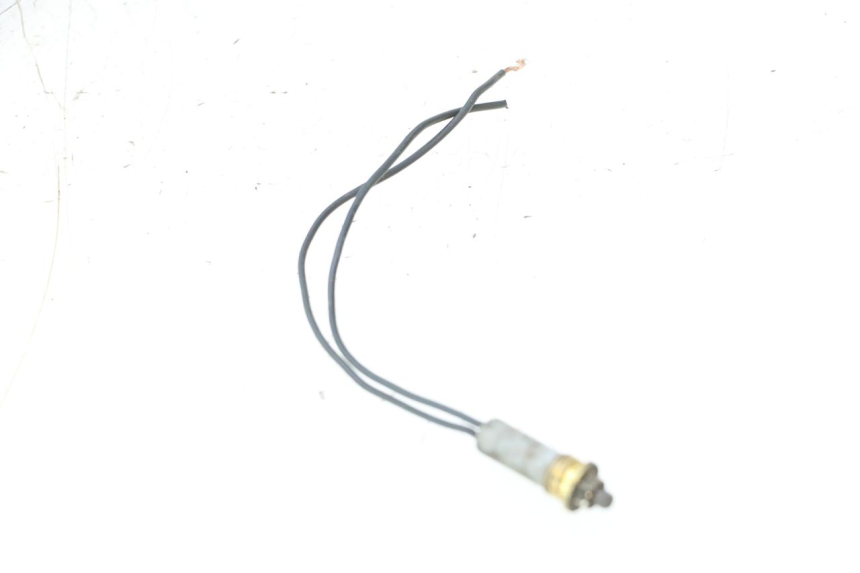photo de CONTATOR DE LUZ DE FREIO ESQUERDO PIAGGIO VESPA PK FL 2T 50 (1990 - 1996) - Vista principal