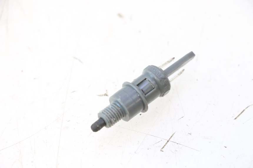 photo de INTERRUPTOR DE LUZ DE FREIO ESQUERDO PEUGEOT VIVACITY NEW 2T 50 (2008 - 2017) - Vista principal