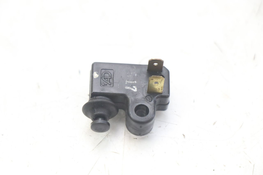 photo de INTERRUPTOR DE LUZ DE FREIO ESQUERDO YAMAHA X-CITY XCITY 125 (2007 - 2013) - Zoom do estado de desgaste