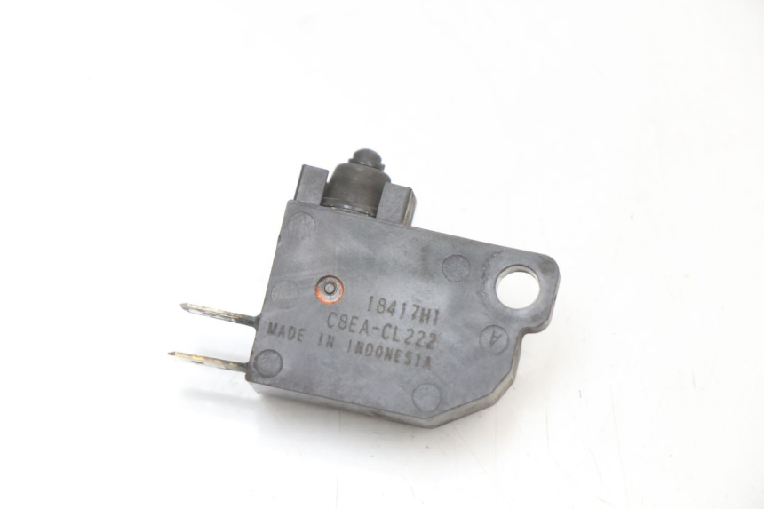 photo de INTERRUPTOR DE LUZ DE FREIO ESQUERDO YAMAHA XMAX X-MAX ABS 125 (2017 - 2020) - Vista principal