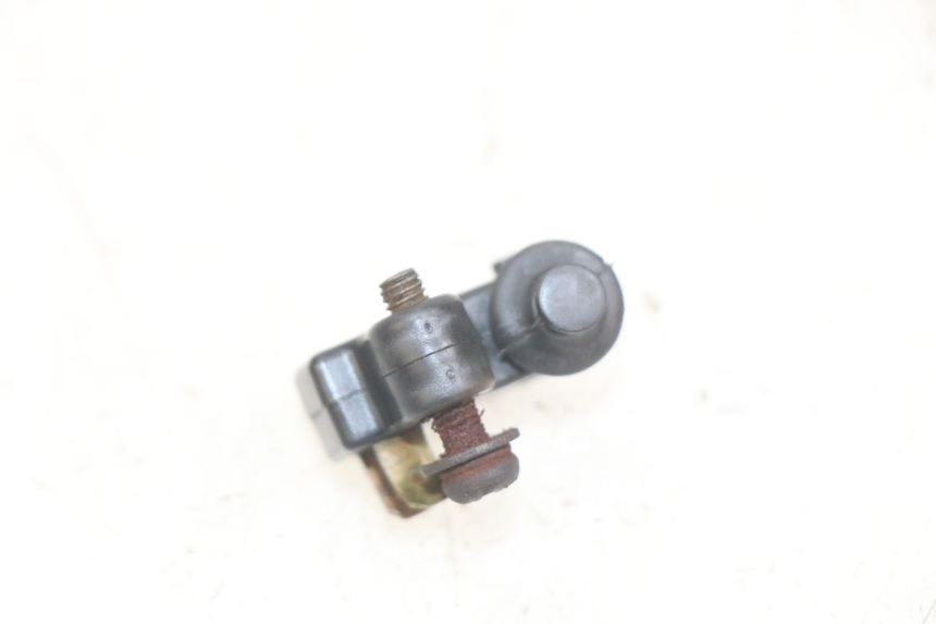 photo de INTERRUPTOR DE LUZ DE FREIO ESQUERDO YAMAHA X-MAX XMAX 250 (2006 - 2009) - Detalhe da peça