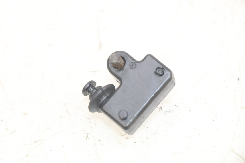 photo de INTERRUPTOR DE LUZ DE FREIO ESQUERDO YAMAHA X-MAX XMAX 250 (2006 - 2009) - Zoom do estado de desgaste