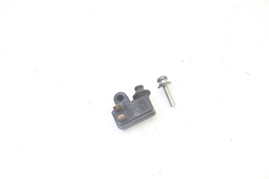photo de INTERRUPTOR DE LUZ DE FREIO ESQUERDO YAMAHA X-MAX XMAX 125 (2010 - 2013) - Vista principal