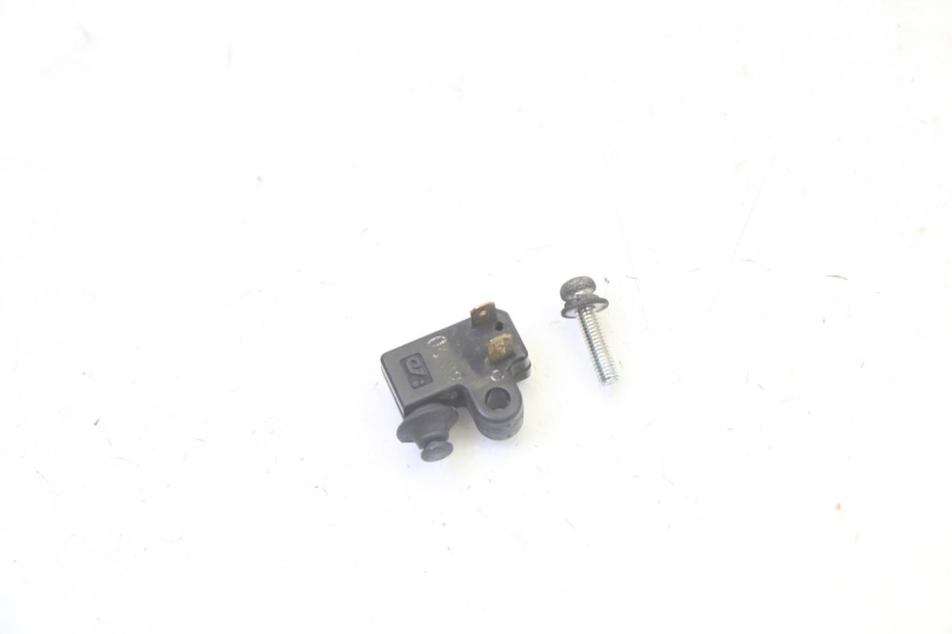 photo de INTERRUPTOR DE LUZ DE FREIO ESQUERDO YAMAHA X-MAX XMAX 125 (2010 - 2013) - Zoom do estado de desgaste