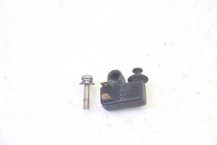photo de INTERRUPTOR DE LUZ DE FREIO ESQUERDO YAMAHA X-MAX XMAX 125 (2010 - 2013) - Vista principal