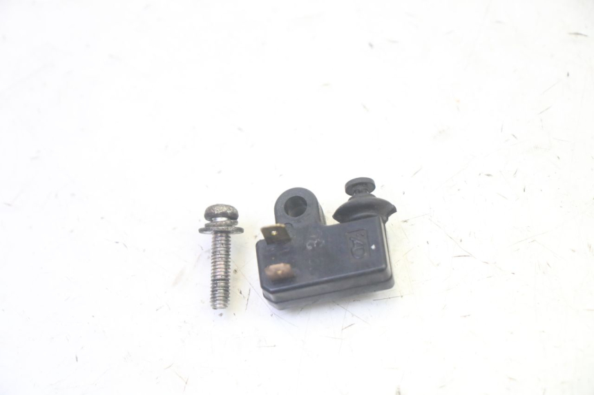 photo de INTERRUPTOR DE LUZ DE FREIO ESQUERDO YAMAHA X-MAX XMAX 250 (2006 - 2009) - Vista principal
