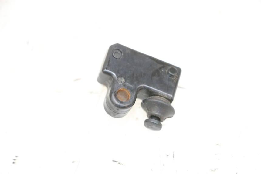 photo de INTERRUPTOR DE LUZ DE FREIO ESQUERDO YAMAHA XMAX X-MAX 125 (2006 - 2009) - Detalhe da peça