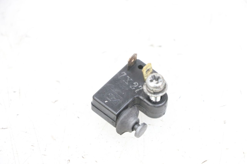 photo de INTERRUPTOR DE LUZ DE FREIO ESQUERDO YAMAHA XMAX X-MAX 125 (2006 - 2009) - Vista principal