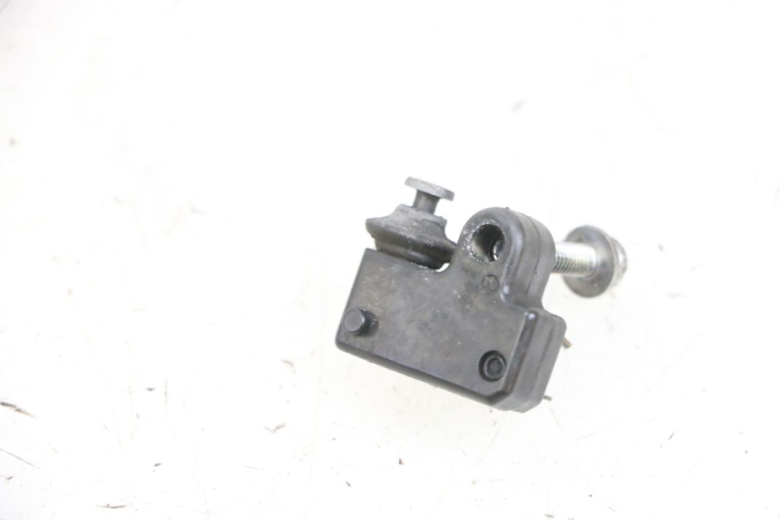 photo de INTERRUPTOR DE LUZ DE FREIO ESQUERDO YAMAHA XMAX X-MAX 125 (2006 - 2009) - Detalhe da peça