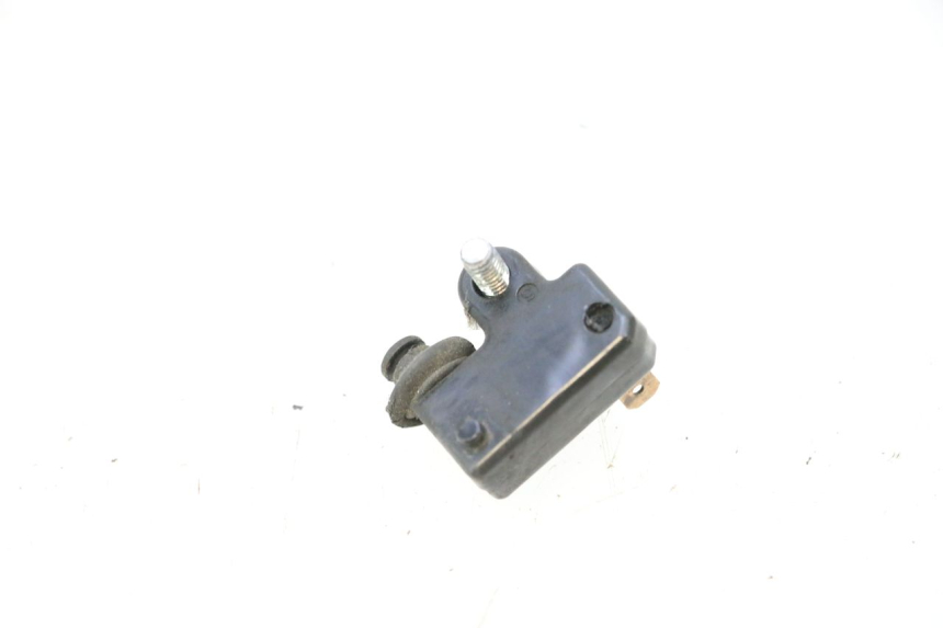 photo de INTERRUPTOR DE LUZ DE FREIO ESQUERDO YAMAHA X-MAX XMAX 125 (2010 - 2013) - Zoom do estado de desgaste