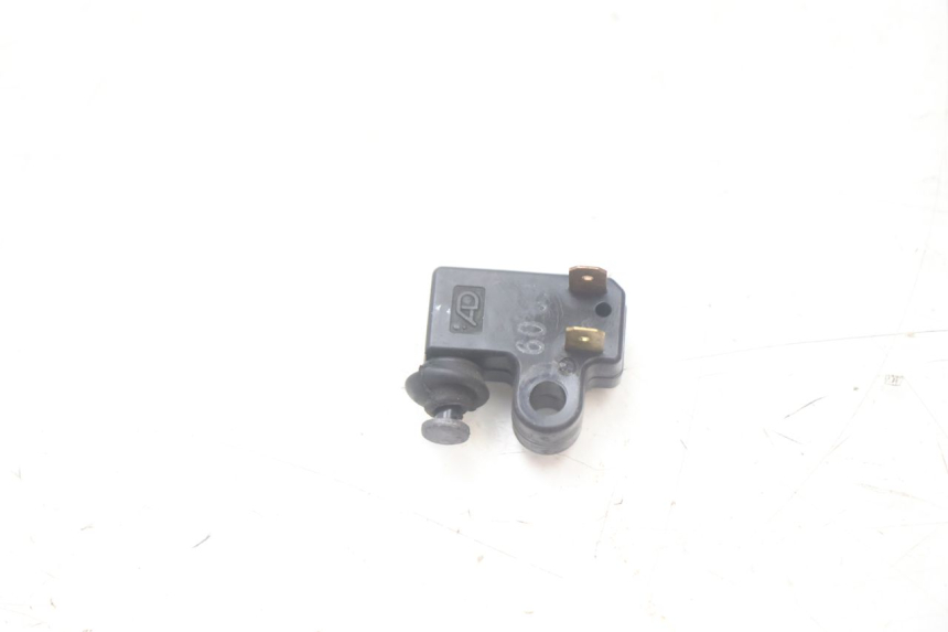 photo de INTERRUPTOR DE LUZ DE FREIO ESQUERDO YAMAHA XMAX X-MAX 125 (2006 - 2009) - Detalhe da peça