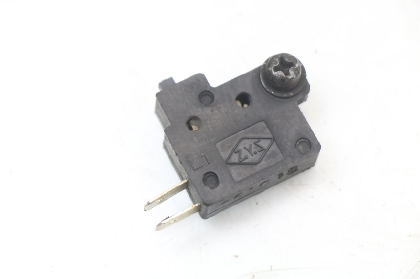photo de INTERRUPTOR DE LUZ DE FREIO ESQUERDO KYMCO XCITING 250 (2006 - 2009) - Vista principal