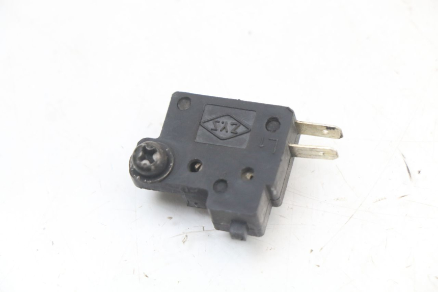 photo de INTERRUPTOR DE LUZ DE FREIO ESQUERDO KYMCO XCITING 250 (2006 - 2009) - Detalhe da peça
