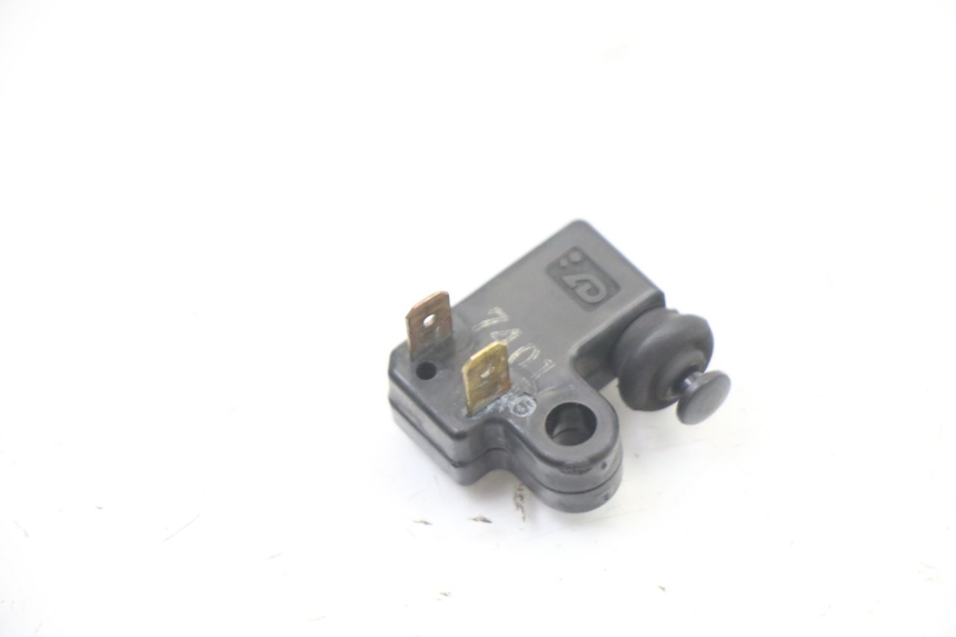 photo de INTERRUPTOR DE LUZ DE FREIO ESQUERDO YAMAHA YP T-MAX TMAX 530 (2017 - 2020) - Vista principal