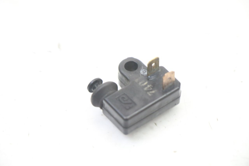 photo de INTERRUPTOR DE LUZ DE FREIO ESQUERDO YAMAHA YP T-MAX TMAX 530 (2017 - 2020) - Detalhe da peça