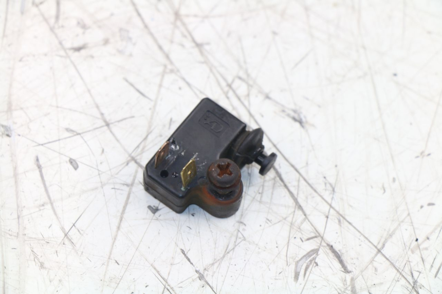 photo de INTERRUPTOR DE LUZ DE FREIO ESQUERDO YAMAHA YP MAJESTY ABS 400 (2007 - 2009) - Vista principal