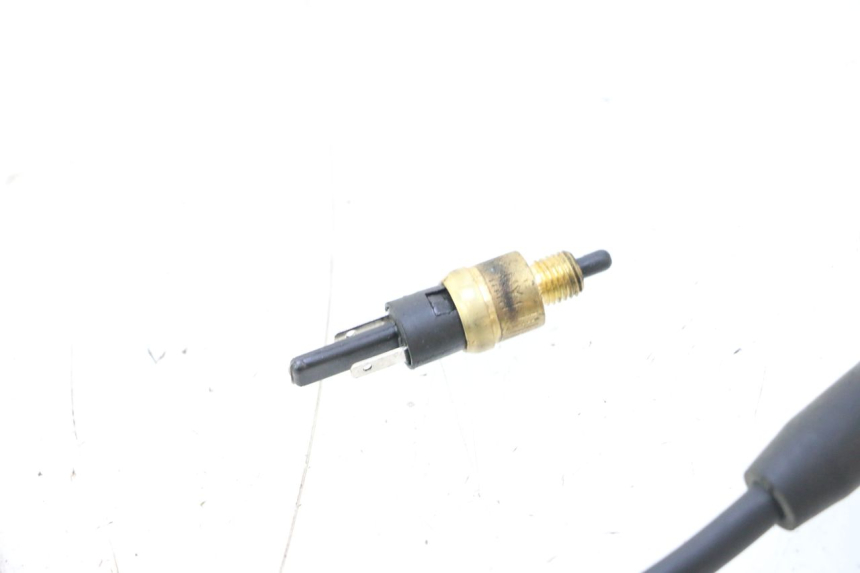 photo de CONTATOR DE LUZ DE FREIO ESQUERDO YAMAHA YP MAJESTY 125 (1998 - 2001) - Detalhe da peça