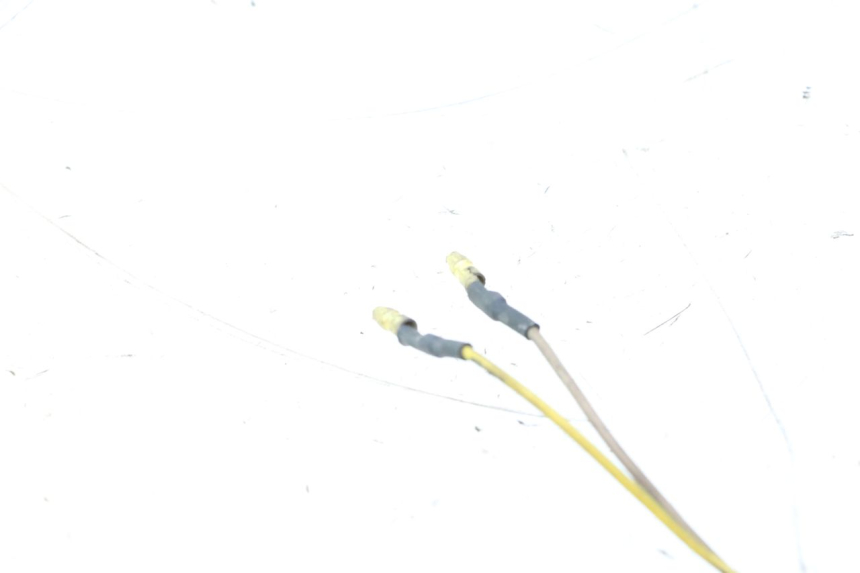 photo de CONTATOR DE LUZ DE FREIO ESQUERDO YAMAHA YP MAJESTY 125 (1998 - 2001) - Outro ângulo de visão