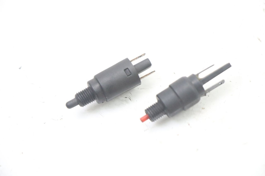 photo de INTERRUPTOR DE LUZ DE FREIO GILERA NEXUS 300 (2008 - 2013) - Vista principal