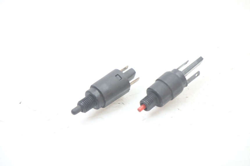 photo de INTERRUPTOR DE LUZ DE FREIO GILERA NEXUS 300 (2008 - 2013) - Detalhe da peça
