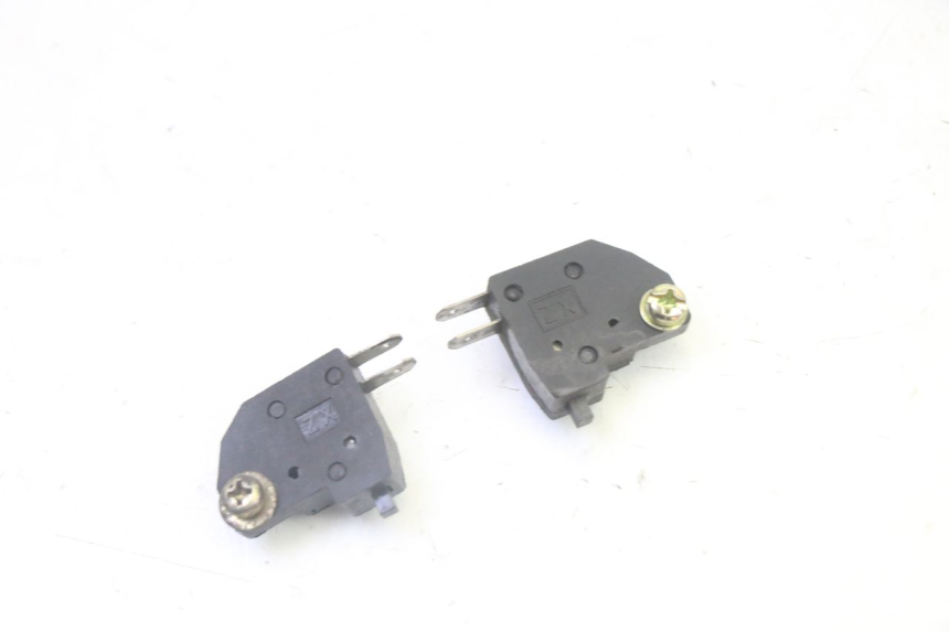 photo de INTERRUPTOR DE LUZ DE FREIO DAELIM HISTORY 125 (2001 - 2002) - Detalhe da peça