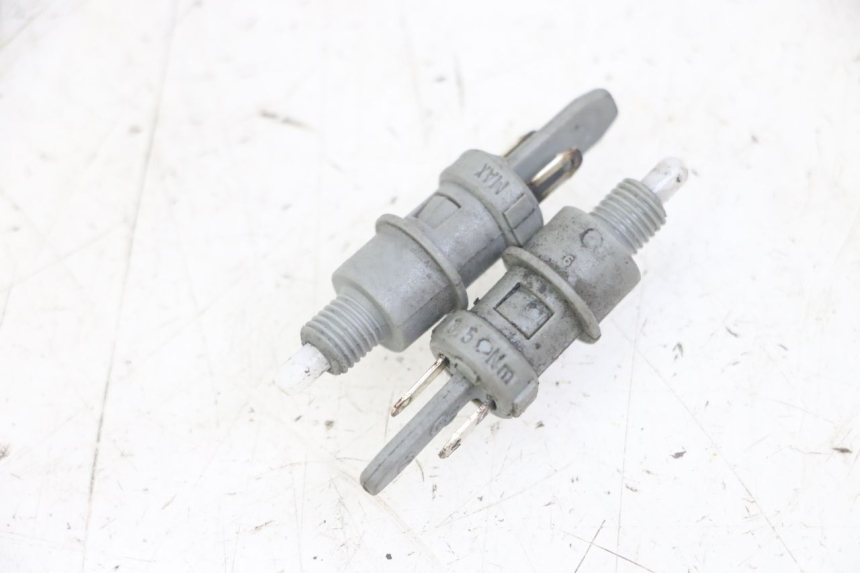 photo de INTERRUPTOR DE LUZ DE FREIO PEUGEOT JET FORCE CARBU 50 (2003 - 2016) - Vista principal