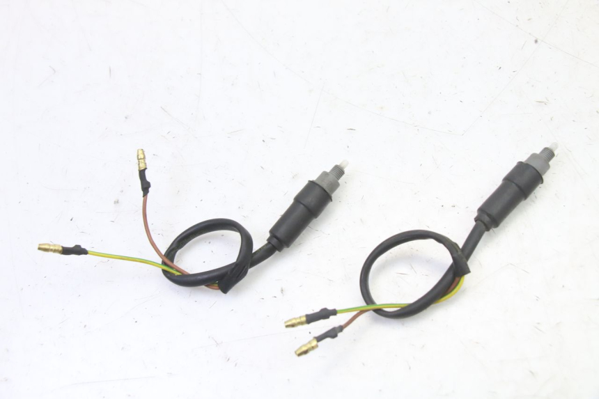 photo de INTERRUPTOR DE LUZ DE FREIO YAMAHA JOG R 50 (2004 - 2014) - Ampliação técnica
