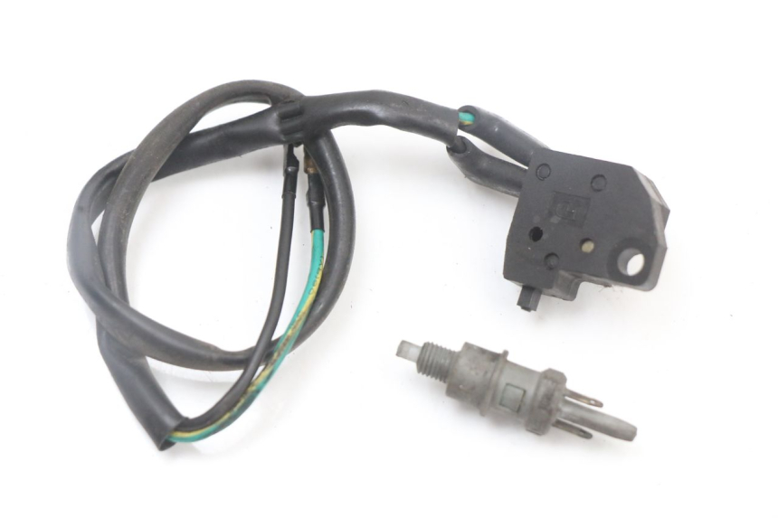 photo de INTERRUPTOR DE LUZ DE FREIO PEUGEOT KISBEE 4T 50 (2018 - 2022) - Zoom do estado de desgaste
