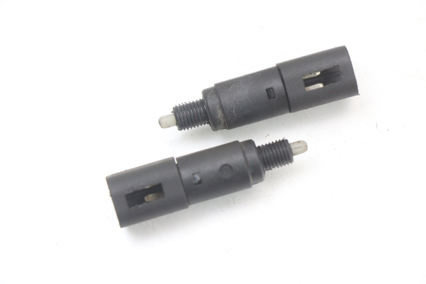 photo de INTERRUPTOR DE LUZ DE FREIO PIAGGIO LIBERTY 4T 50 (2004 - 2008) - Vista principal