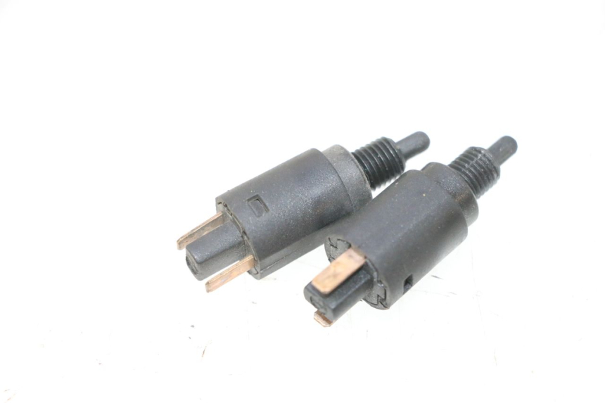 photo de INTERRUPTOR DE LUZ DE FREIO PIAGGIO LIBERTY IGET 4T 50 (2015 - 2020) - Detalhe da peça