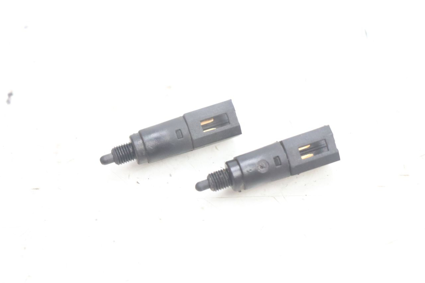 photo de INTERRUPTOR DA LUZ DE FREIO PIAGGIO LIBERTY 125 (1998 - 2008) - Vista principal
