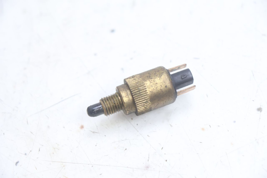 photo de INTERRUPTOR DE LUZ DE FREIO PIAGGIO LIBERTY 50 (1998 - 2003) - Vista principal
