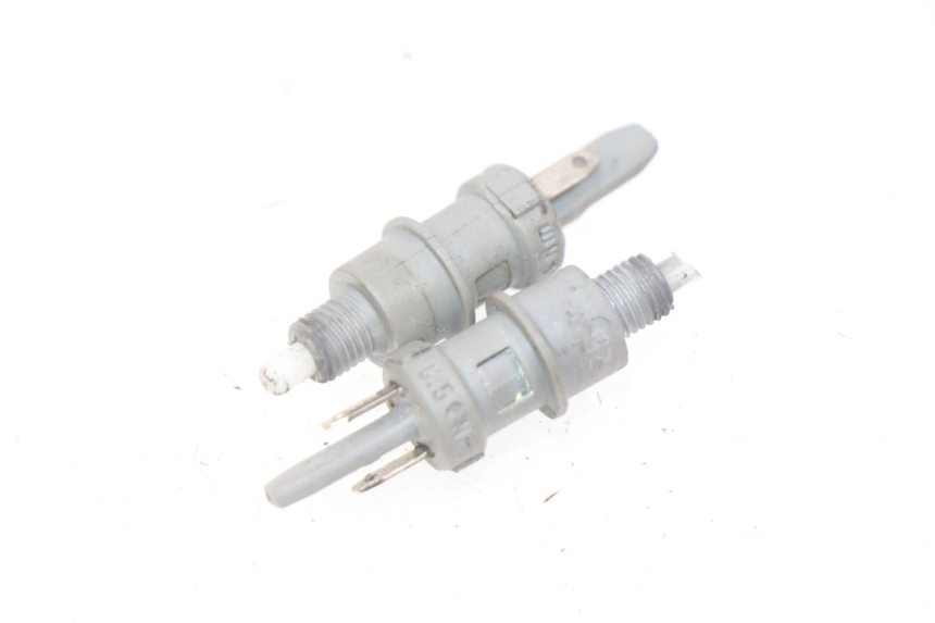 photo de INTERRUPTOR DE LUZ DE FREIO PEUGEOT LUDIX 2 PRO 4T 50 (2008 - 2013) - Vista principal