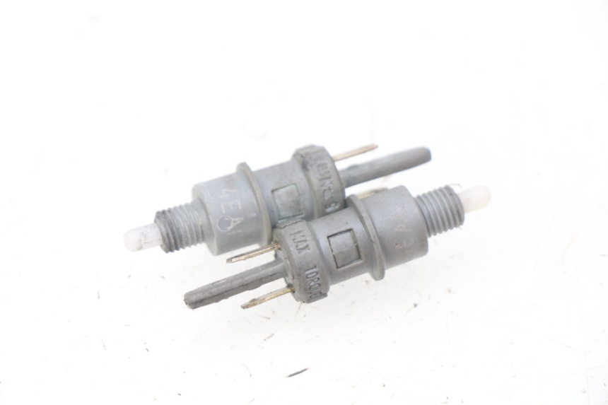 photo de INTERRUPTOR DE LUZ DE FREIO PEUGEOT LUDIX 50 (2005 - 2007) - Vista principal