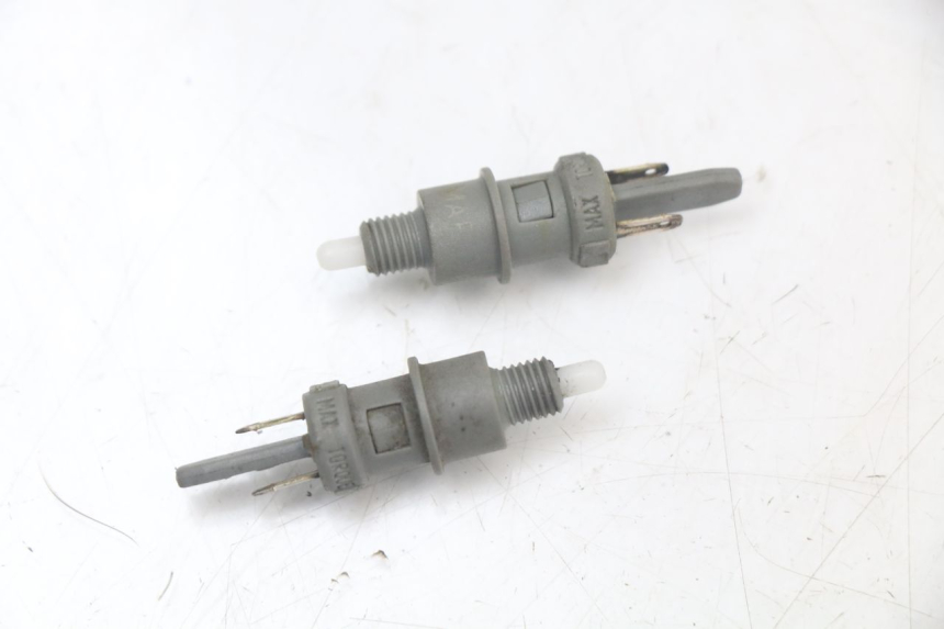 photo de INTERRUPTOR DE LUZ DE FREIO PEUGEOT LUDIX 50 (2005 - 2007) - Vista principal