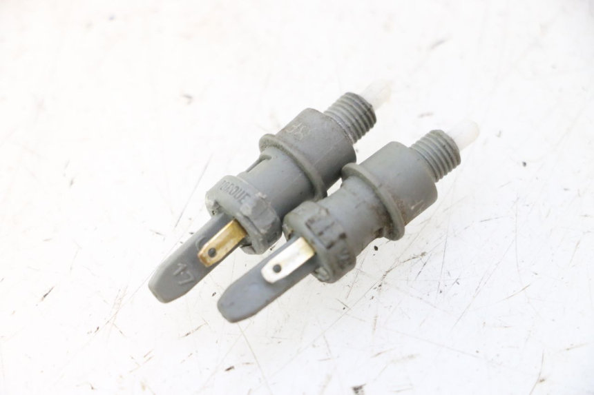 photo de INTERRUPTOR DE LUZ DE FREIO PEUGEOT LUDIX ONE 50 (2004 - 2013) - Vista principal