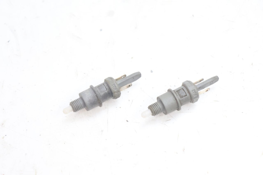 photo de INTERRUPTOR DE LUZ DE FREIO PEUGEOT LUDIX ONE 50 (2004 - 2013) - Vista principal