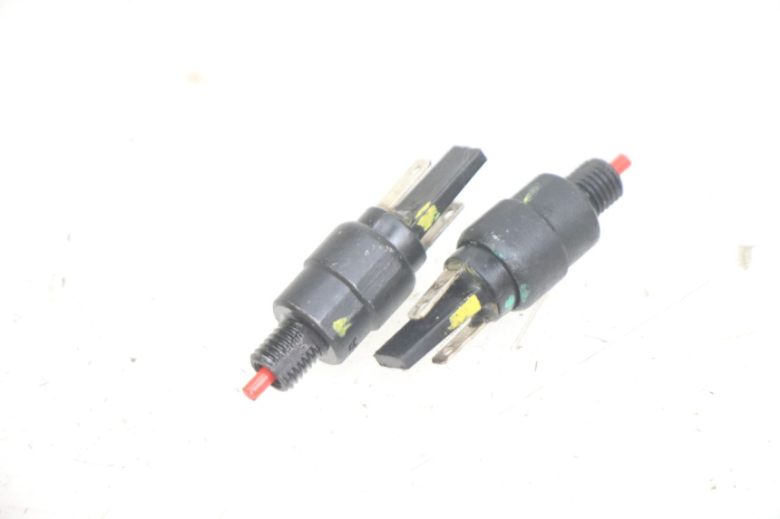 photo de INTERRUPTOR DE LUZ DE FREIO PIAGGIO MEDLEY 125 (2016 - 2023) - Detalhe da peça