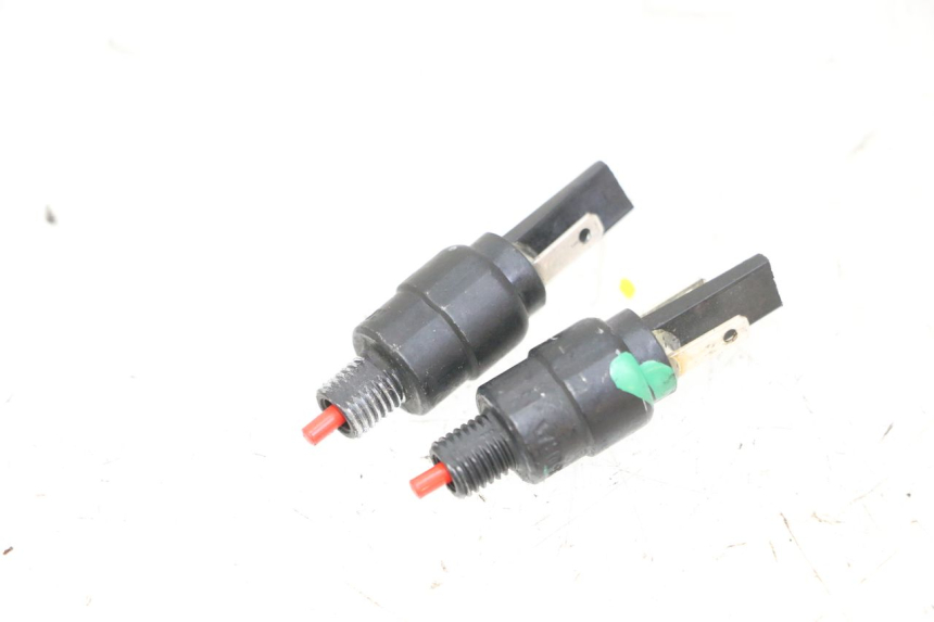 photo de INTERRUPTOR DE LUZ DE FREIO PIAGGIO MP3 HPE 310 (2024 - 2025) - Vista principal