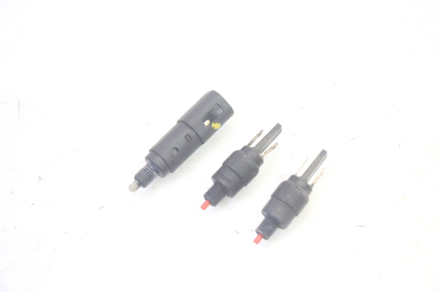 photo de INTERRUPTOR DE LUZ DE FREIO PIAGGIO MP3 HPE 350 (2018 - 2020) - Vista principal