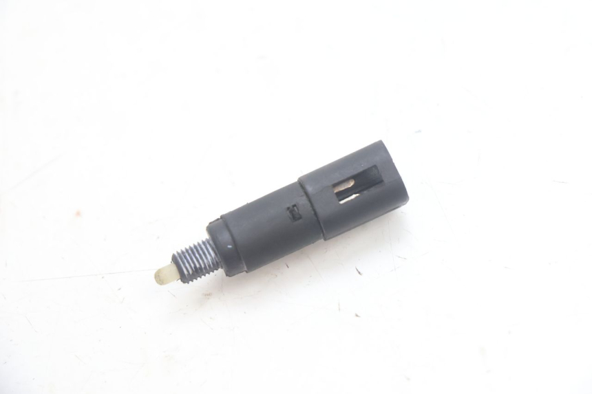 photo de INTERRUPTOR DA LUZ DE FREIO PIAGGIO MP3 HPE 530 (2022 - 2026) - Vista principal