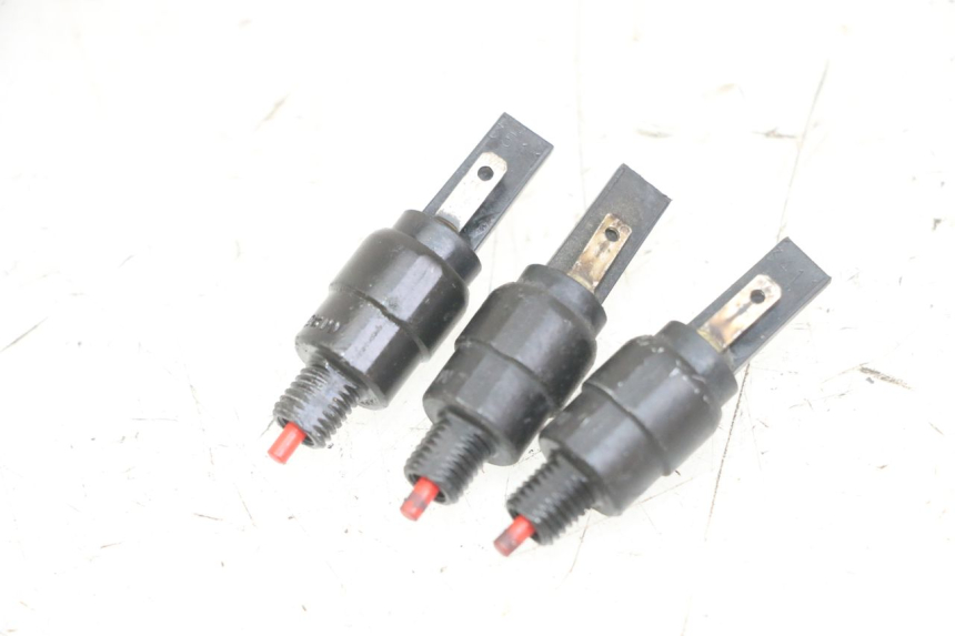 photo de INTERRUPTOR DE LUZ DE FREIO PIAGGIO MP3 LT 300 (2010 - 2016) - Vista principal