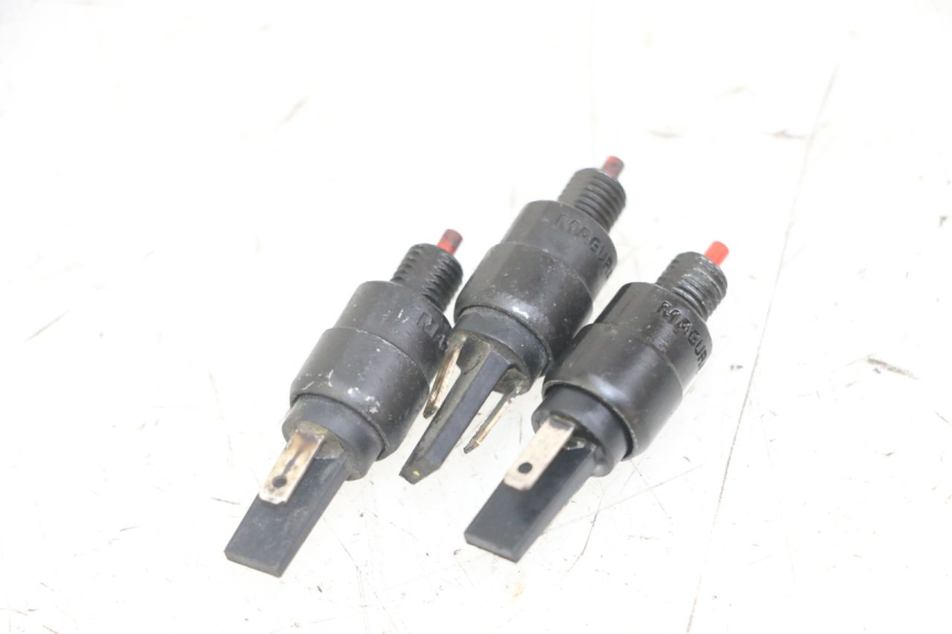 photo de INTERRUPTOR DE LUZ DE FREIO PIAGGIO MP3 LT 300 (2010 - 2016) - Detalhe da peça