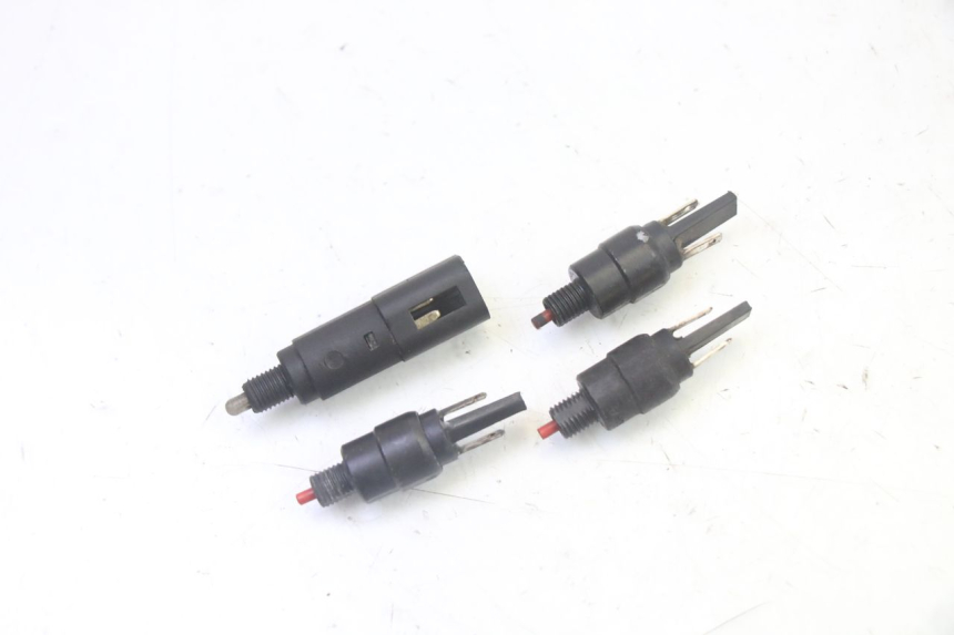 photo de INTERRUPTOR DE LUZ DE FREIO PIAGGIO MP3 LT 300 (2010 - 2016) - Vista principal