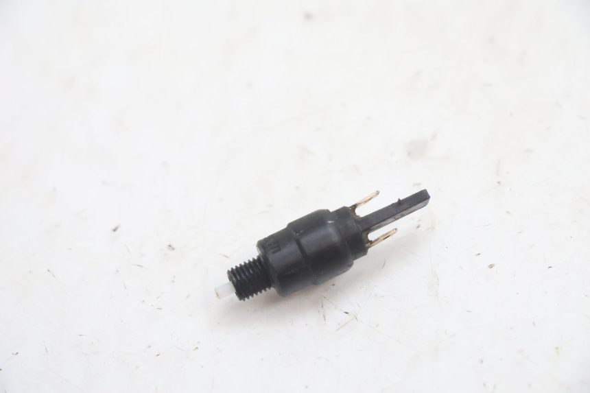 photo de INTERRUPTOR DE LUZ DE FREIO PIAGGIO MP3 LT 300 (2010 - 2016) - Vista principal